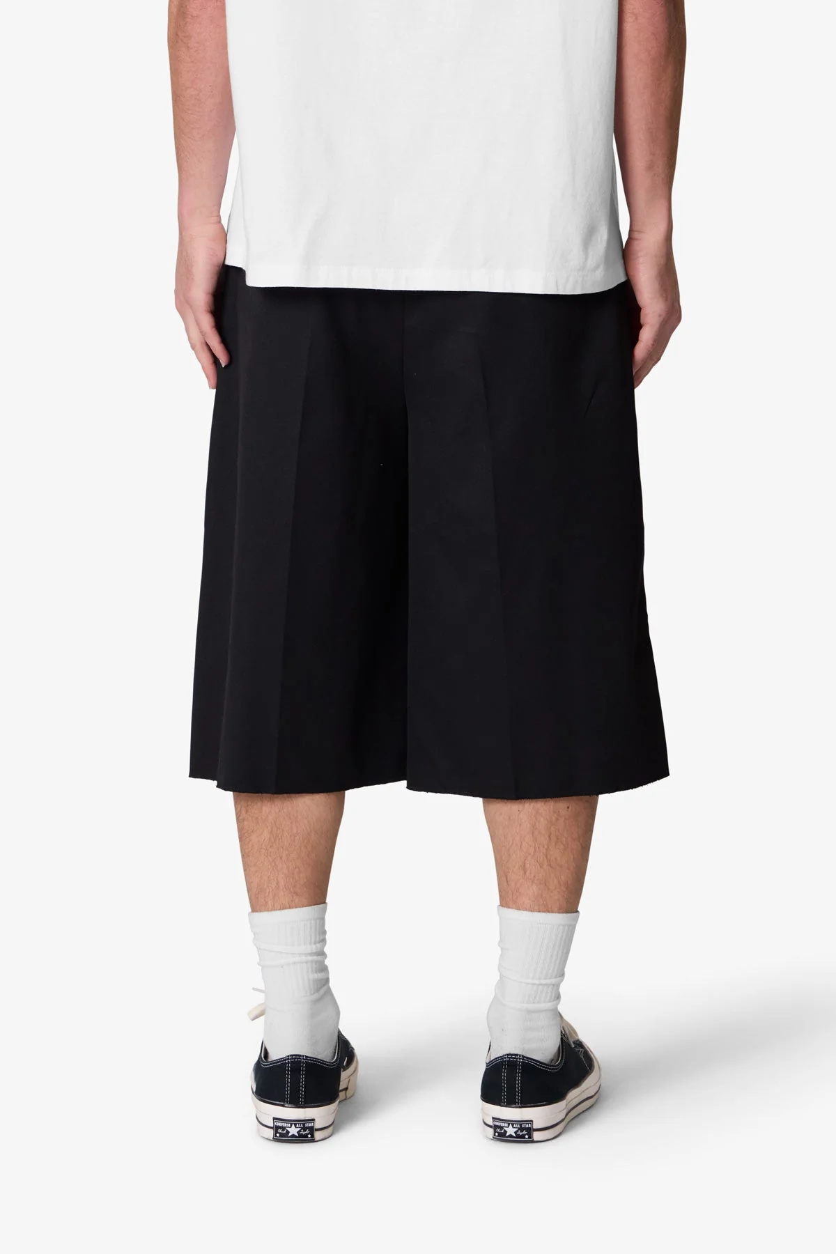 Baggy Pleated Shorts - Black
